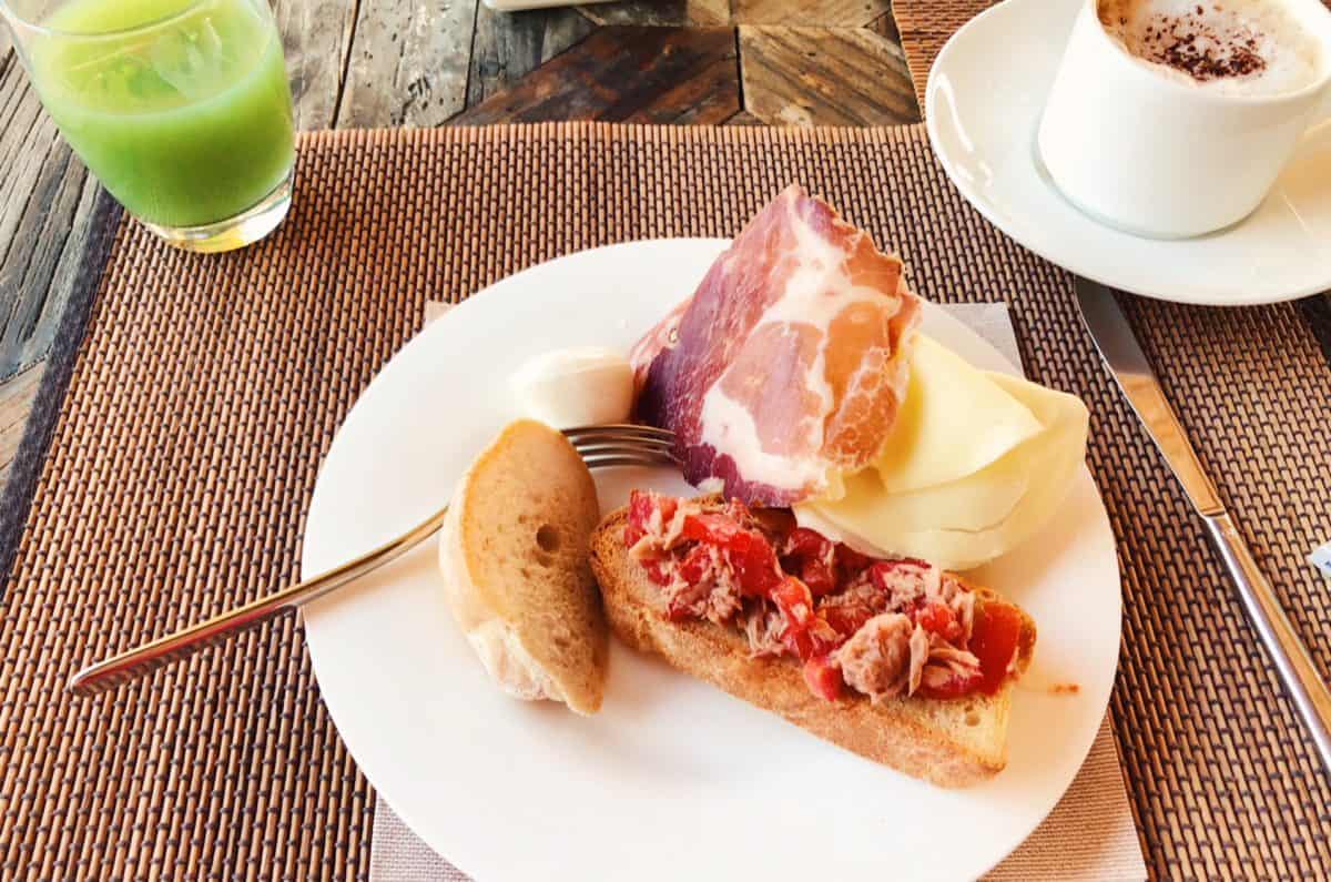 Breakfast in Garden & Villas Resort Ischia