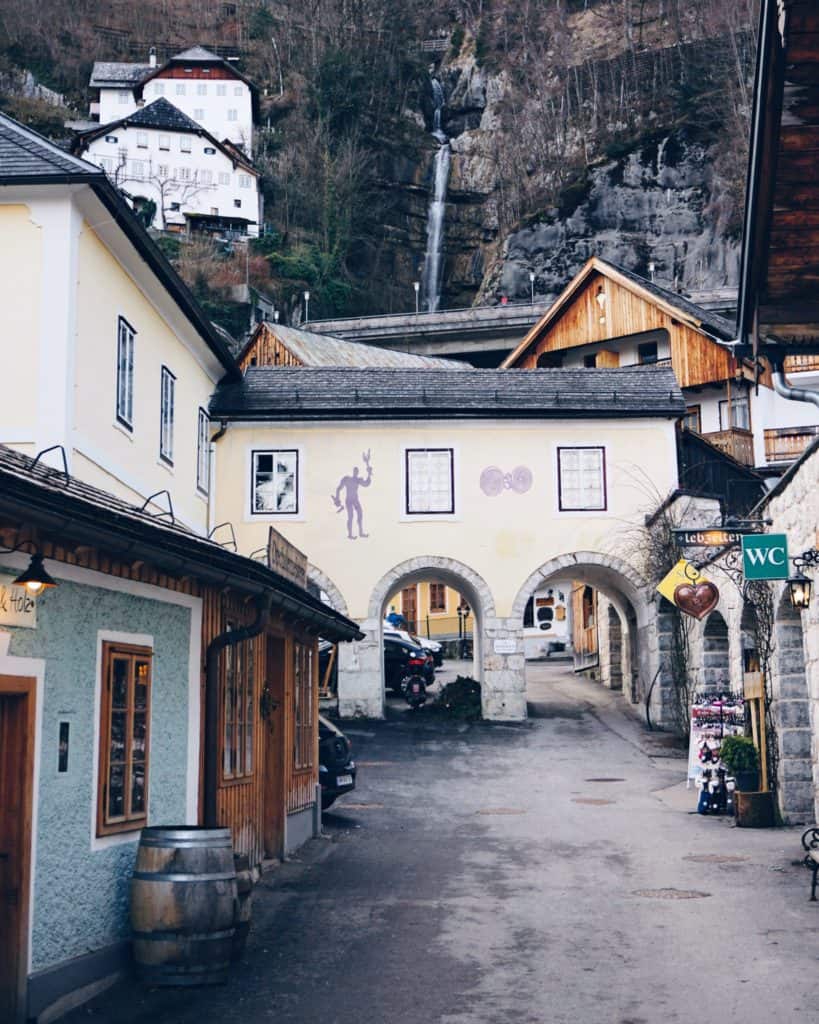 5 reasons to visit Hallstatt - the most beautiful village in Austria. Hallstatt in March. Hallstatt in Spring.