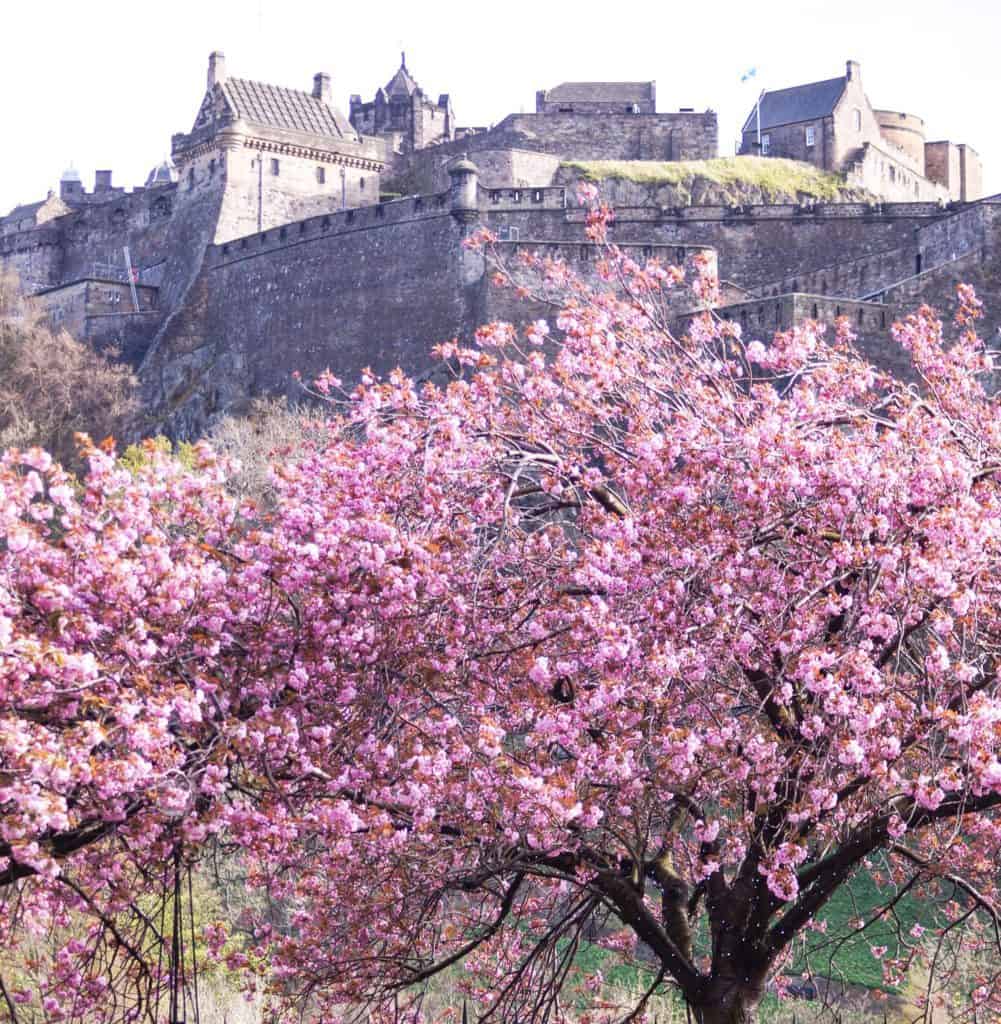 The Edinburgh Castle - 10 absolutely best attractions in Edinburgh, Scotland