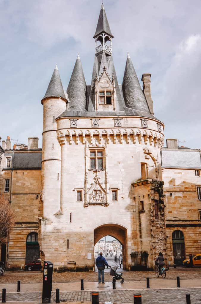Best Instagrammable spots in Bordeaux, France + amazing photo locations