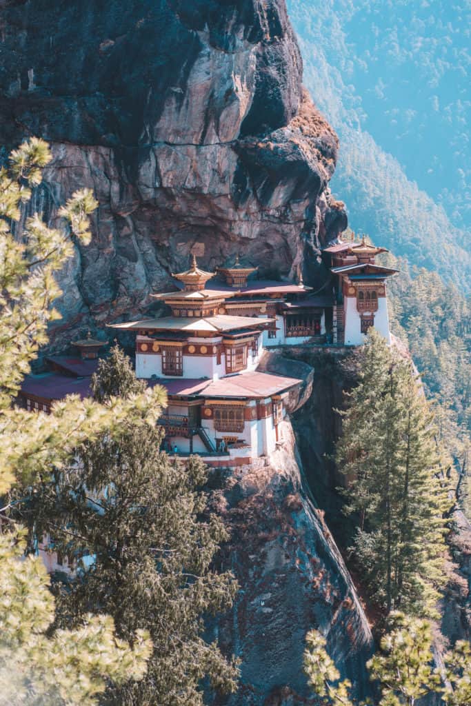 Hiking to Tiger's Nest in winter