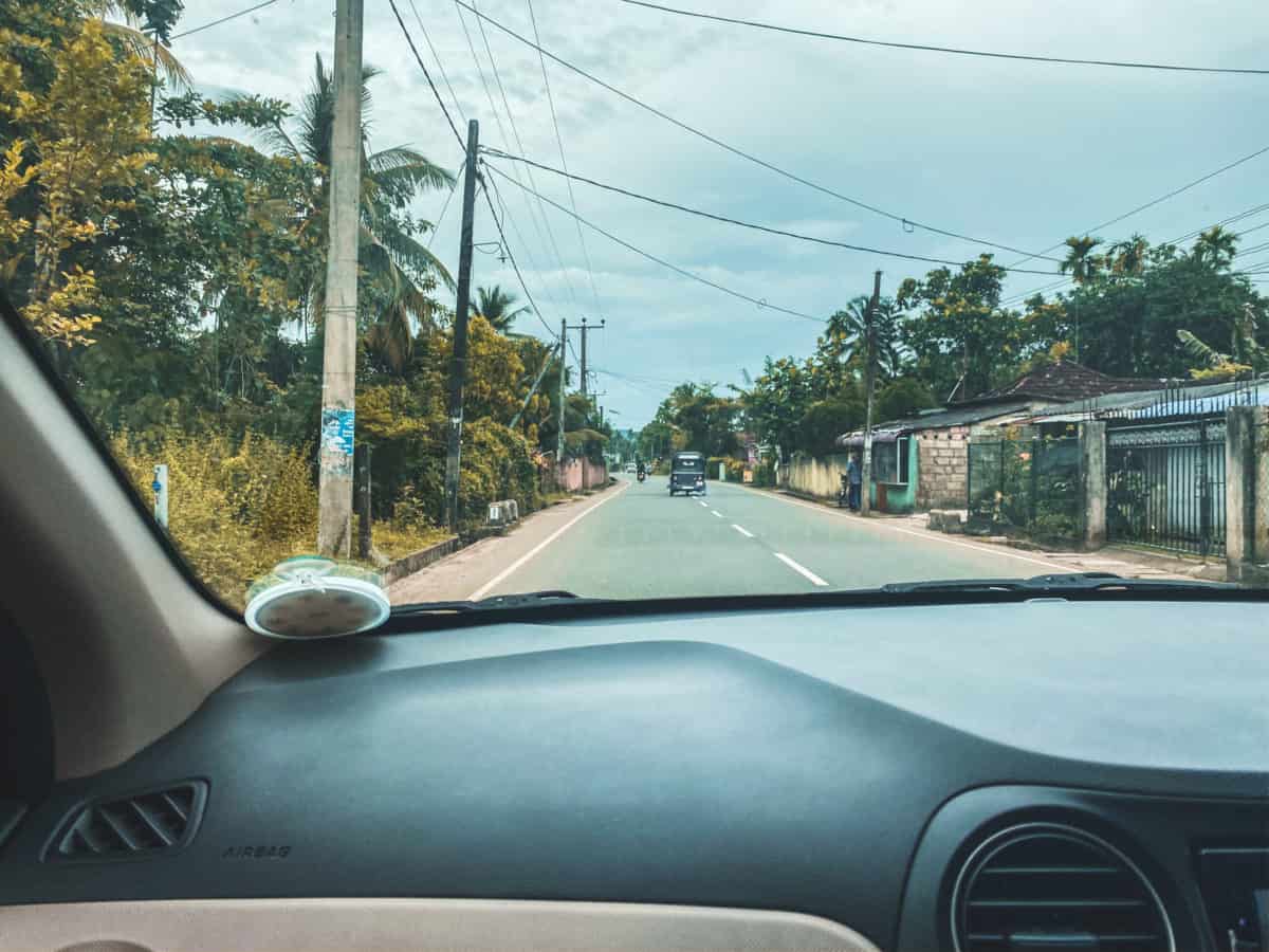 How hard it is to self-drive in Sri Lanka? Our experience driving in Sri Lanka