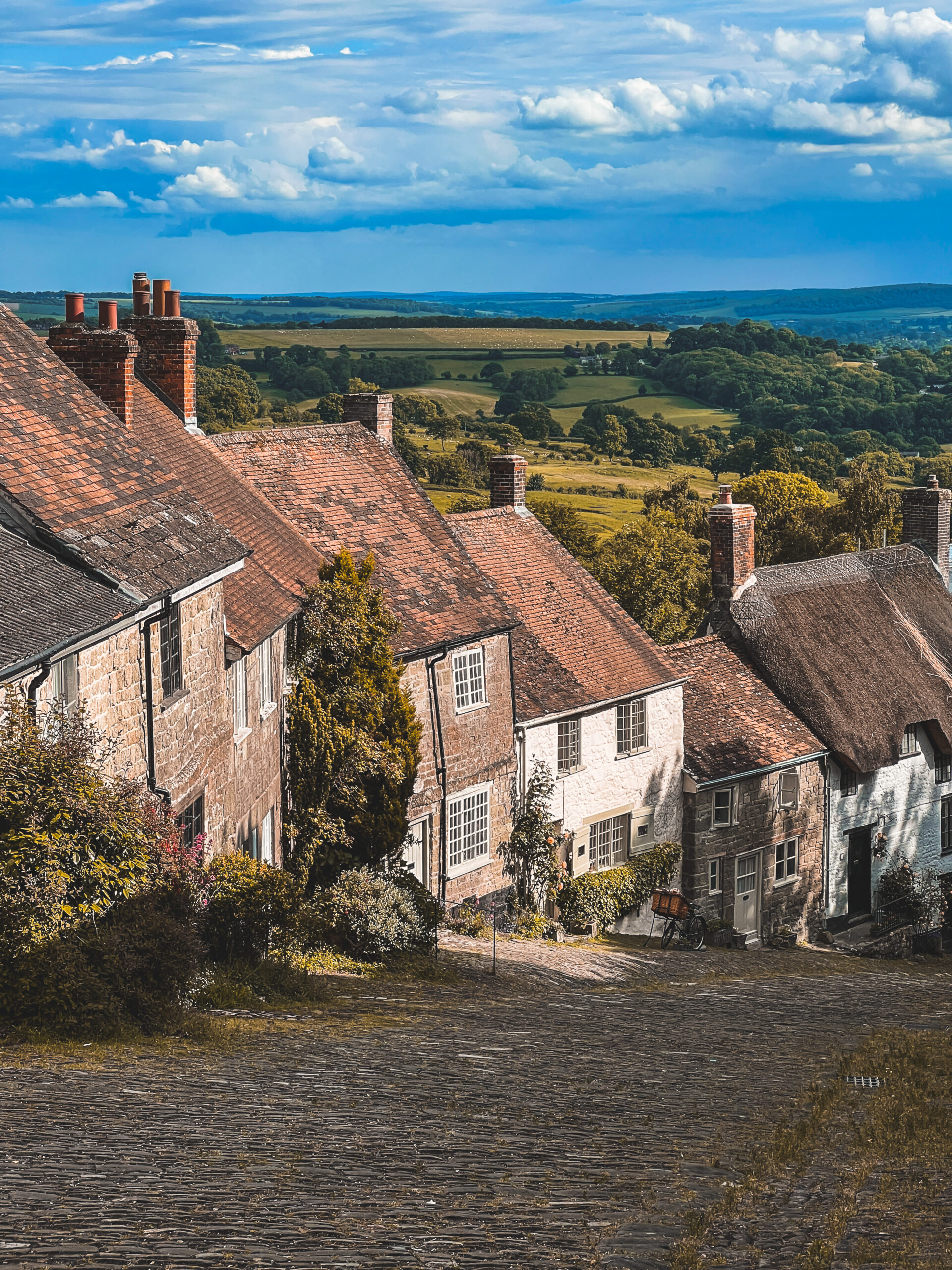 15+ most beautiful villages to visit in England in autumn (near London) Shaftesbury