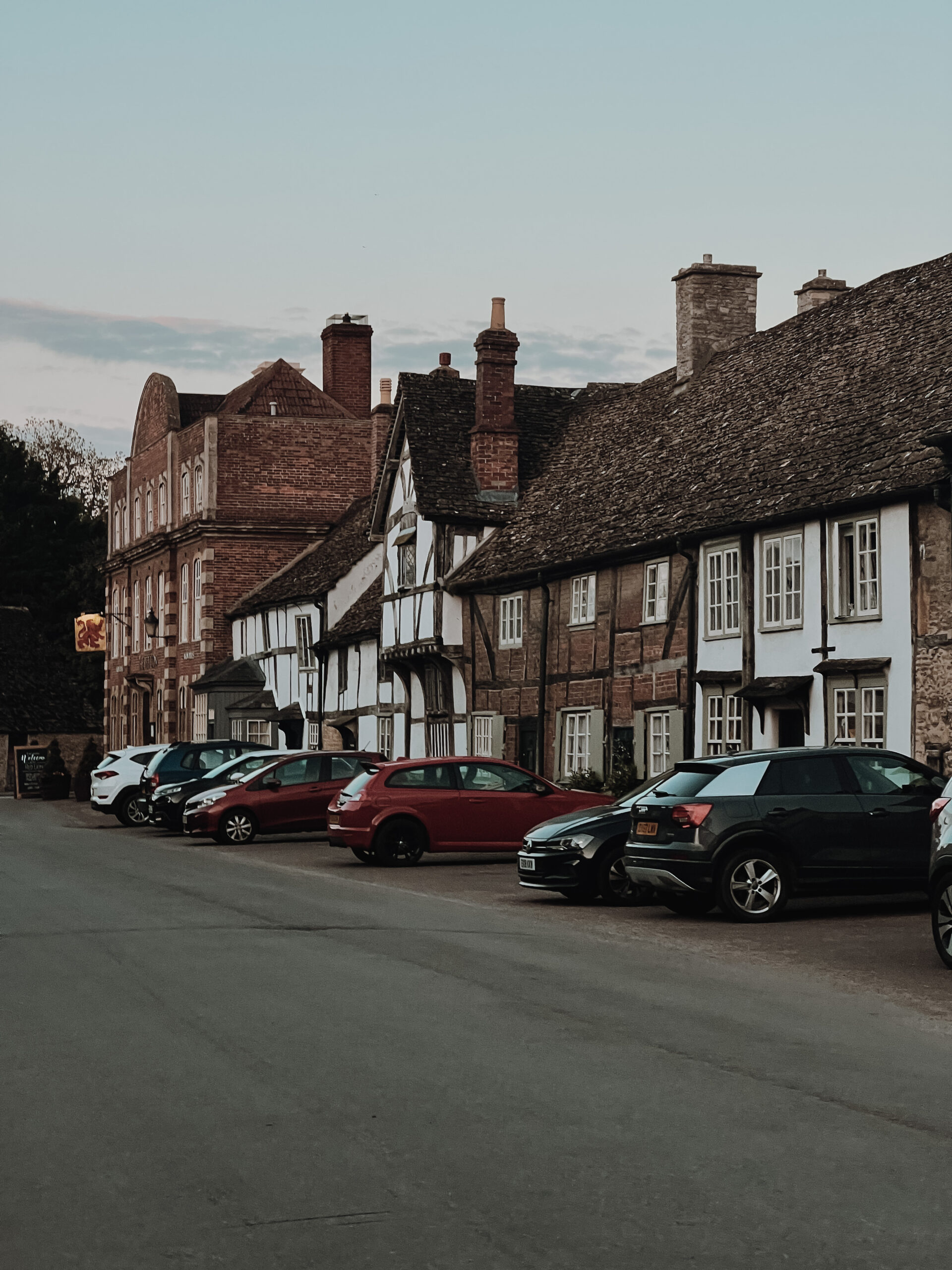 15+ most beautiful villages to visit in England in autumn (near London) Lacock