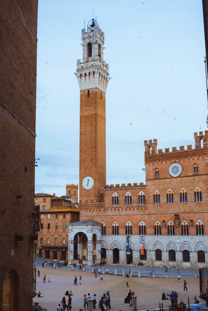 5 Days in Tuscany: Our Road Itinerary (San Gimignano, Siena & Volterra)